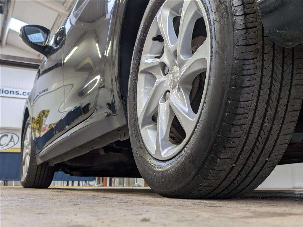 <p>2017 PEUGEOT 208 ACTIVE BLUE HDI S/S</p>