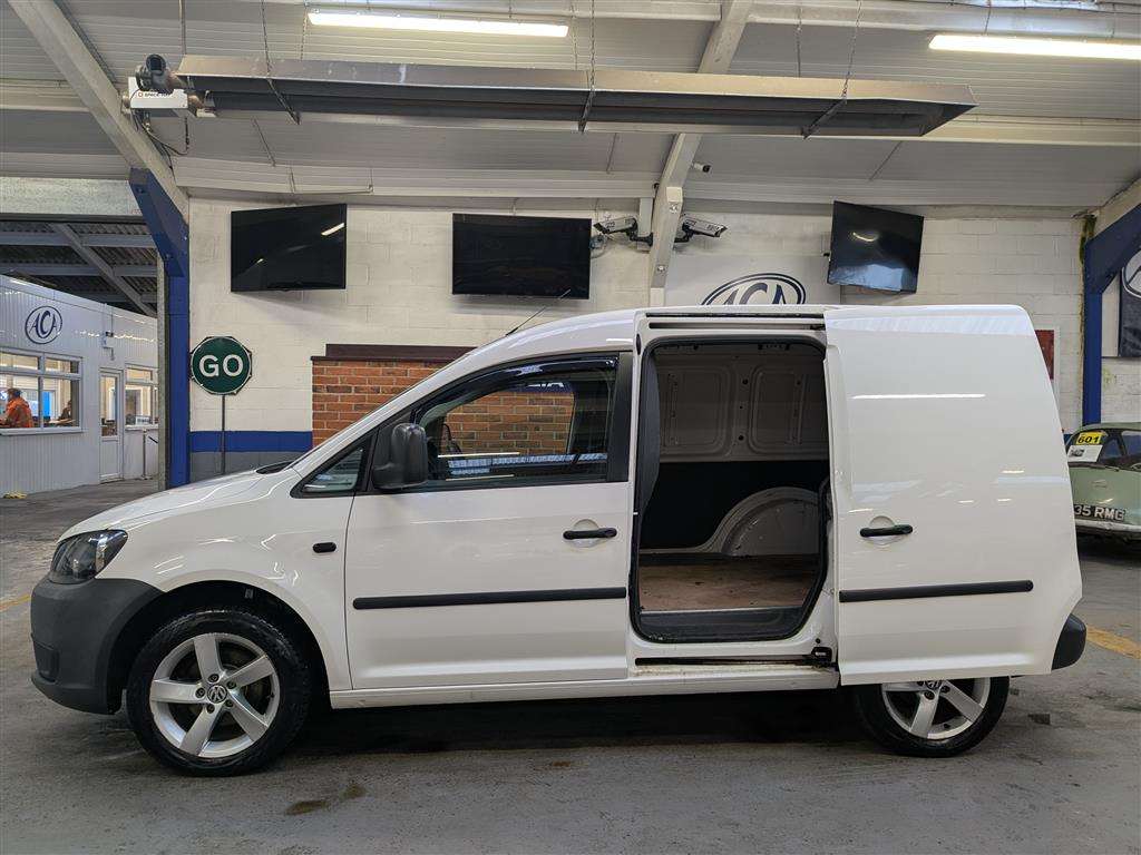<p>2015 VOLKSWAGEN CADDY C20 STARTLINE TDI</p>