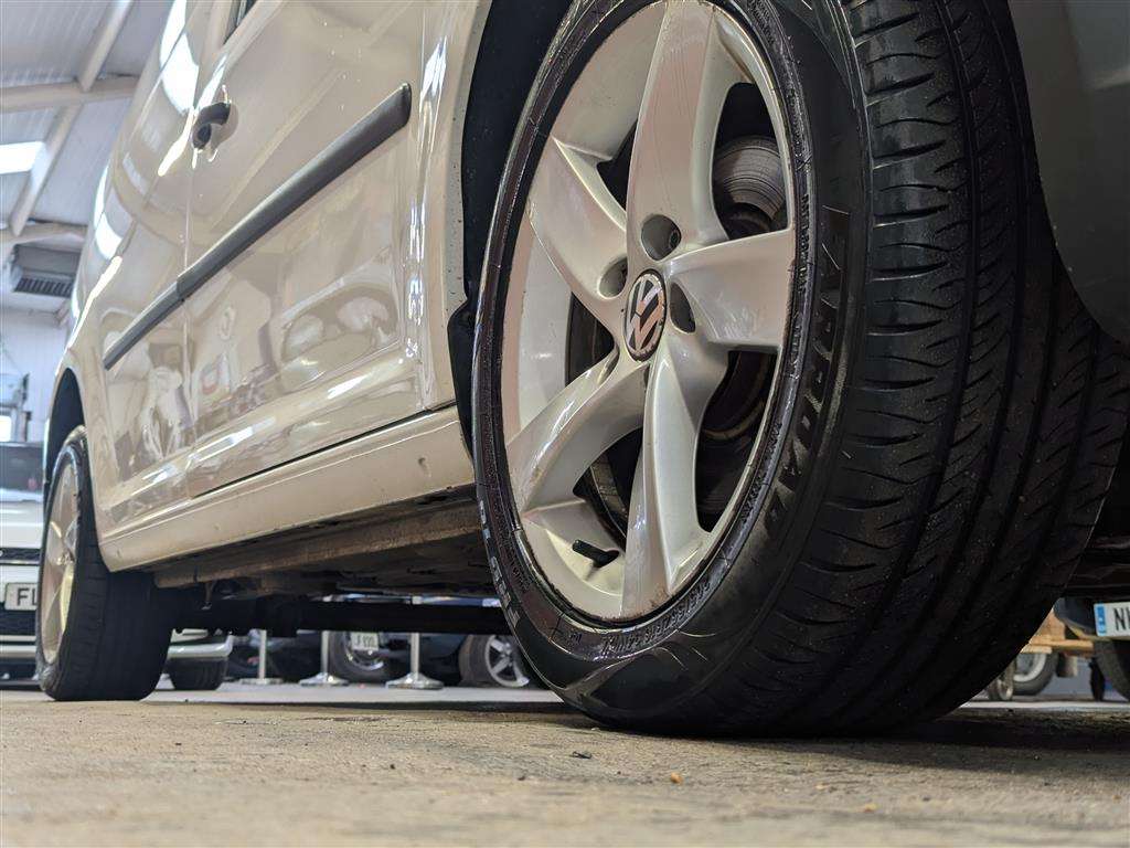 <p>2015 VOLKSWAGEN CADDY C20 STARTLINE TDI</p>