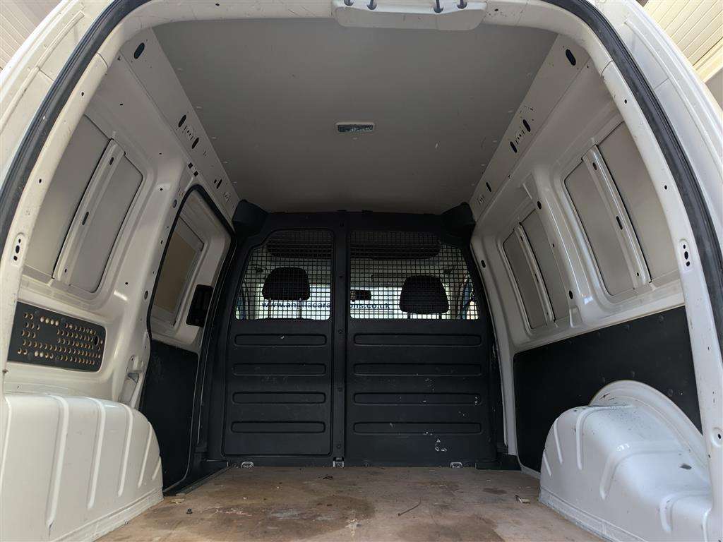 <p>2015 VOLKSWAGEN CADDY C20 STARTLINE TDI</p>