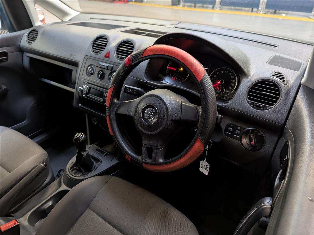 <p>2015 VOLKSWAGEN CADDY C20 STARTLINE TDI</p>