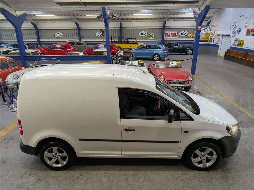 <p>2015 VOLKSWAGEN CADDY C20 STARTLINE TDI</p>