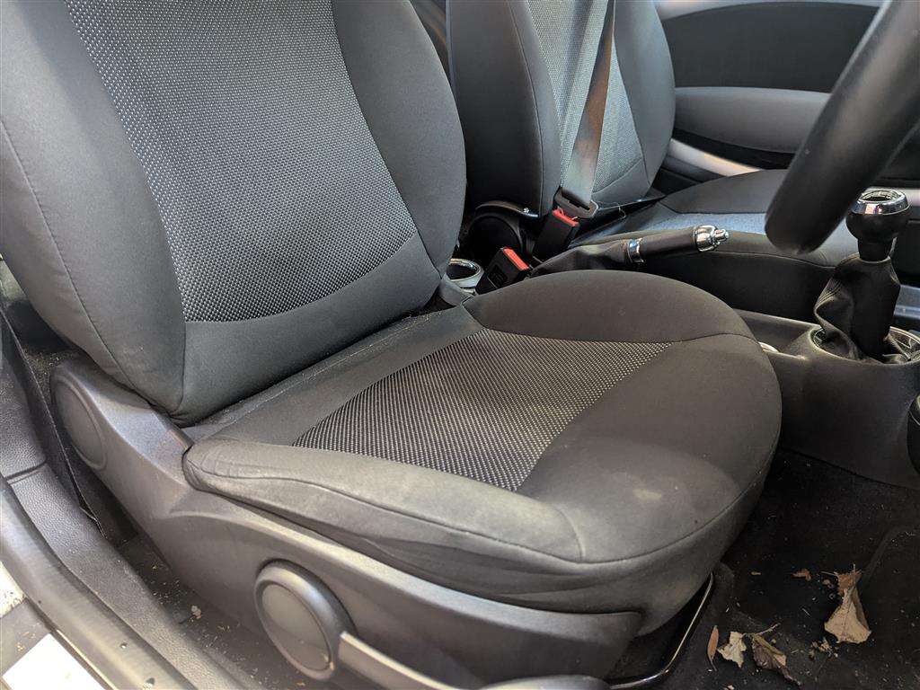 <p>2009 MINI COOPER</p>