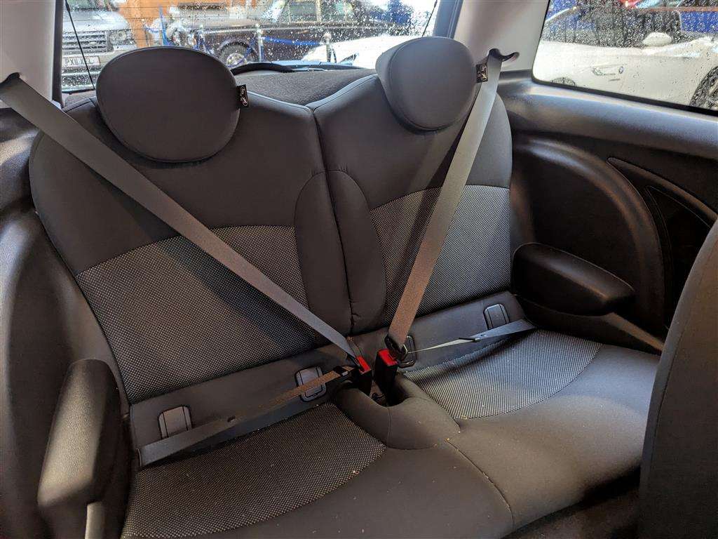 <p>2009 MINI COOPER</p>