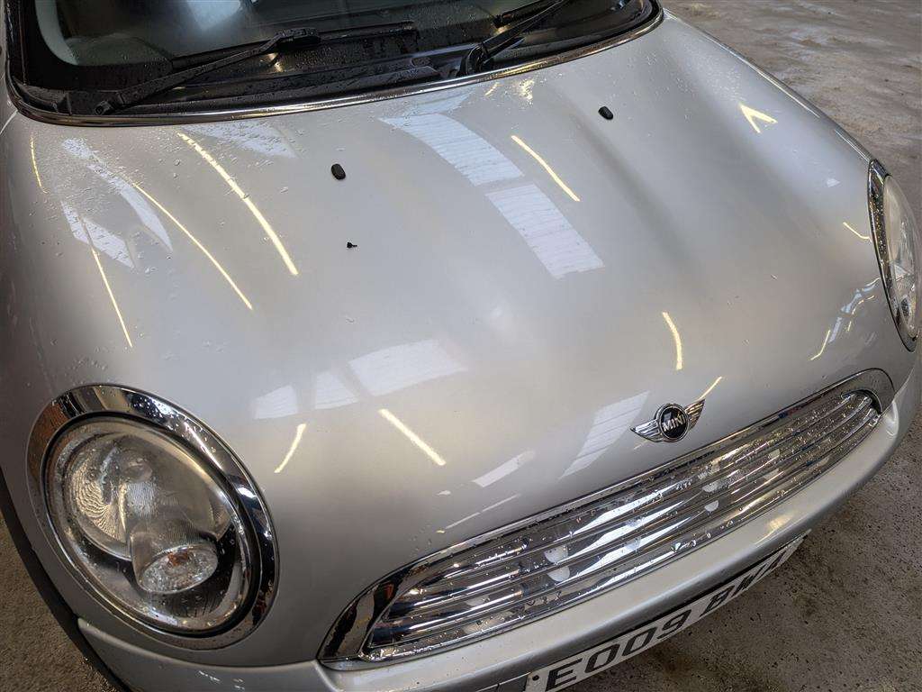 <p>2009 MINI COOPER</p>