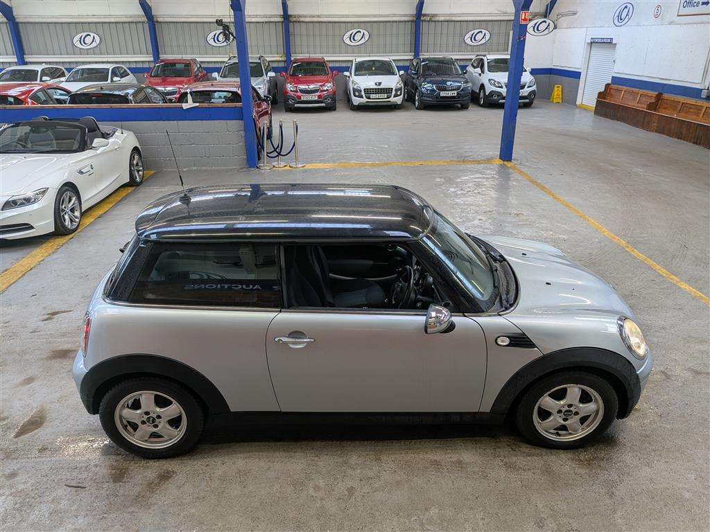 <p>2009 MINI COOPER</p>