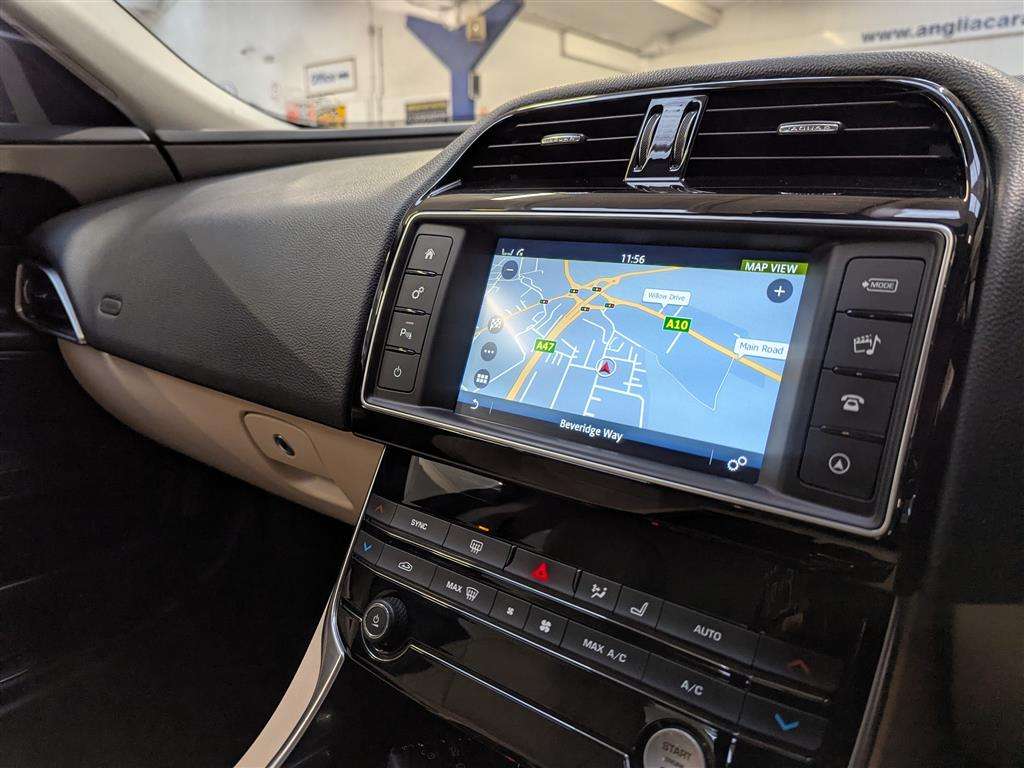 <p>2018 JAGUAR XE PRESTIGE I AUTO</p>