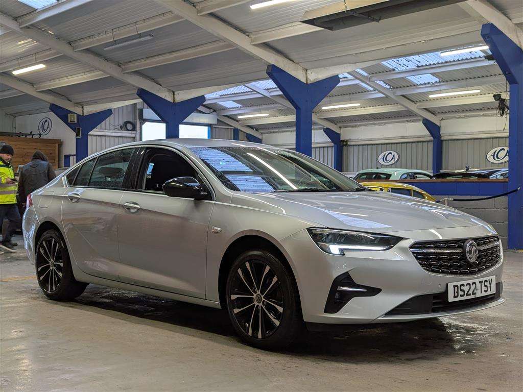 <p>2022 VAUXHALL INSIGNIA DESIGN TURBO D</p>