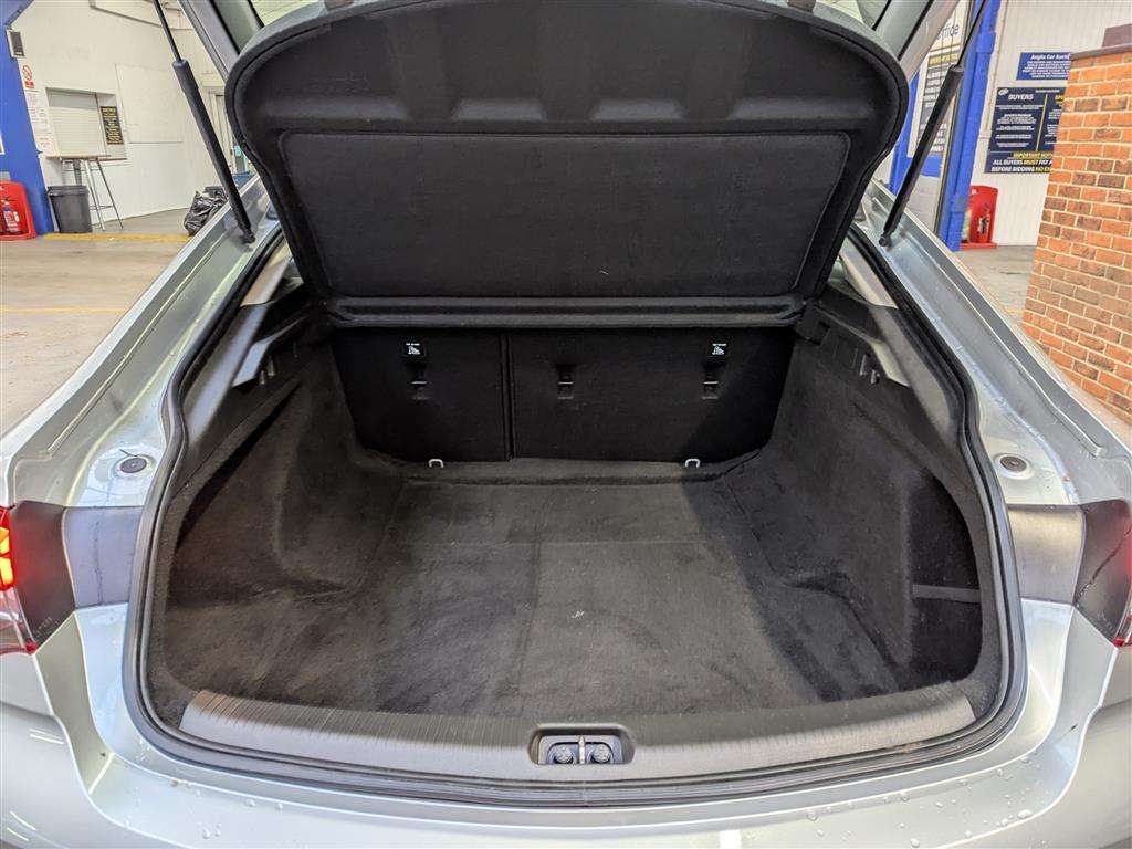 <p>2022 VAUXHALL INSIGNIA DESIGN TURBO D</p>