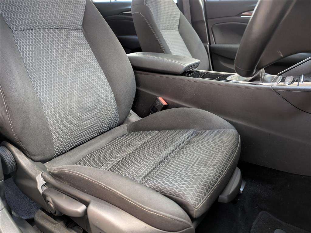 <p>2022 VAUXHALL INSIGNIA DESIGN TURBO D</p>