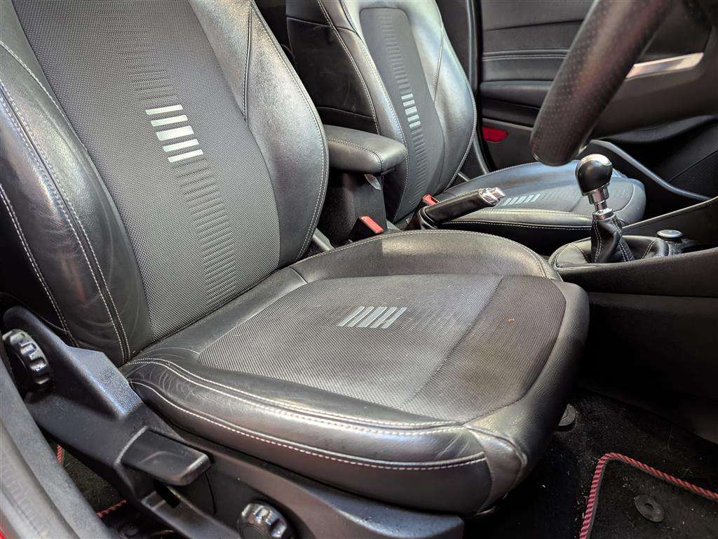 <p>2018 FORD FIESTA ST-LINE X TURBO</p>