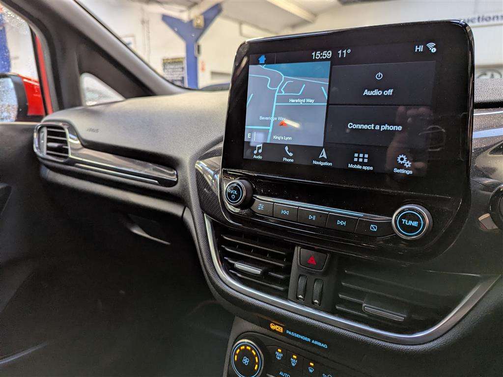 <p>2018 FORD FIESTA ST-LINE X TURBO</p>