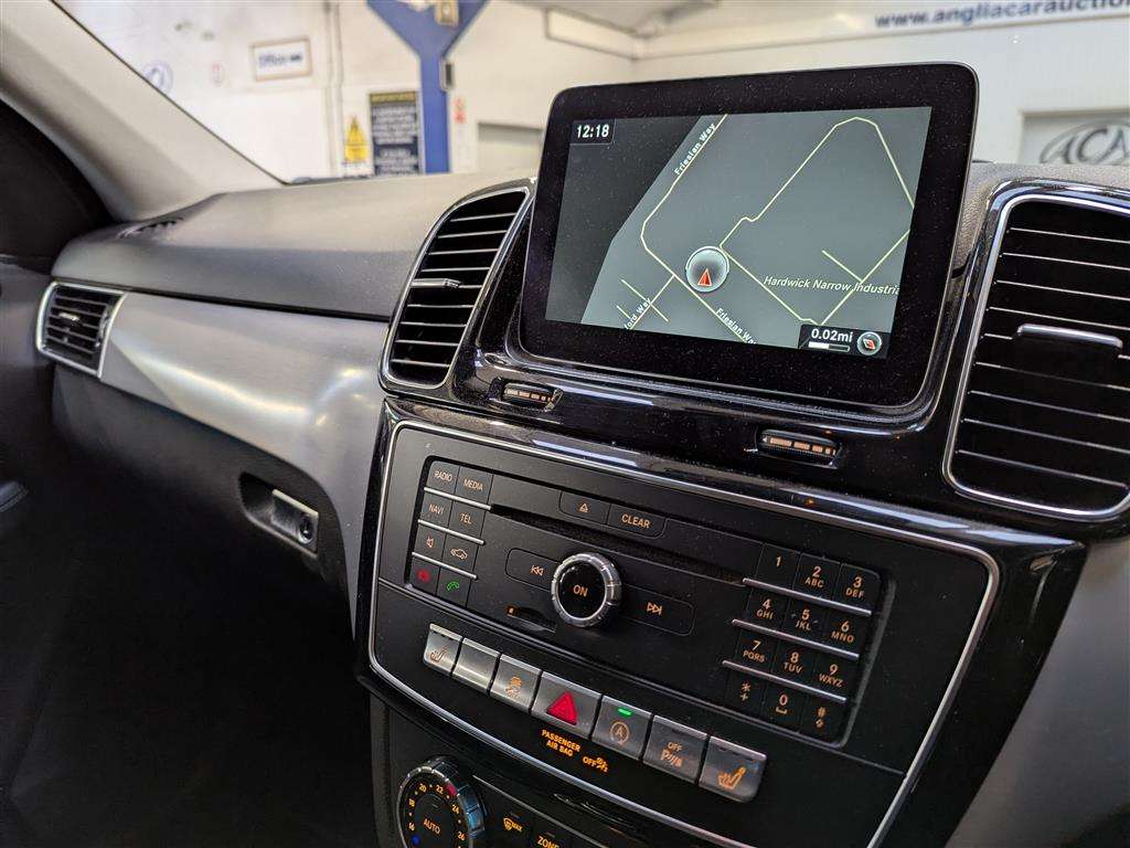 <p>2017 MERCEDES-BENZ GLE 350 D 4MATIC AMG LINE</p>