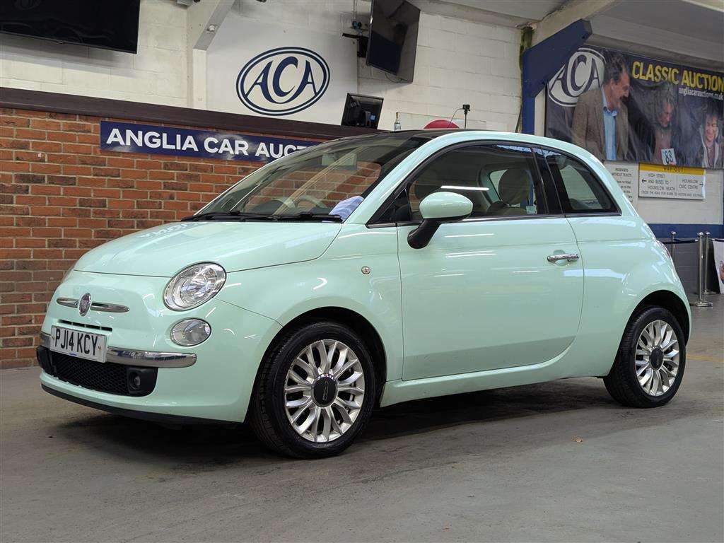 <p>2014 FIAT 500 LOUNGE</p>