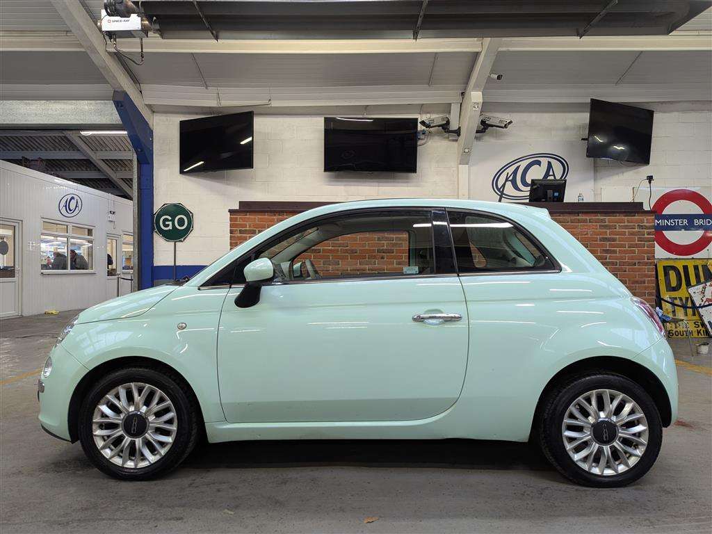<p>2014 FIAT 500 LOUNGE</p>