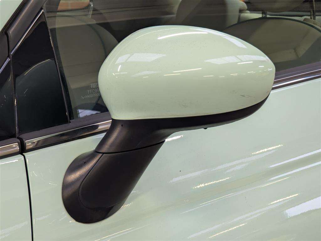 <p>2014 FIAT 500 LOUNGE</p>