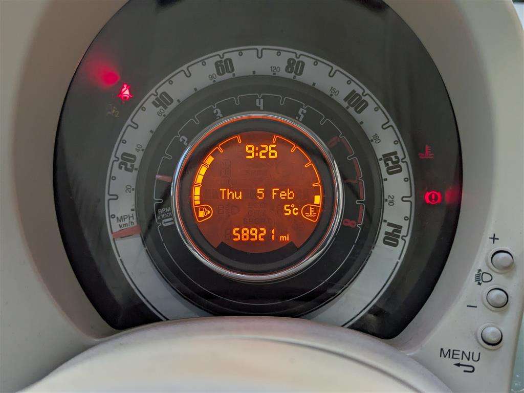 <p>2014 FIAT 500 LOUNGE</p>