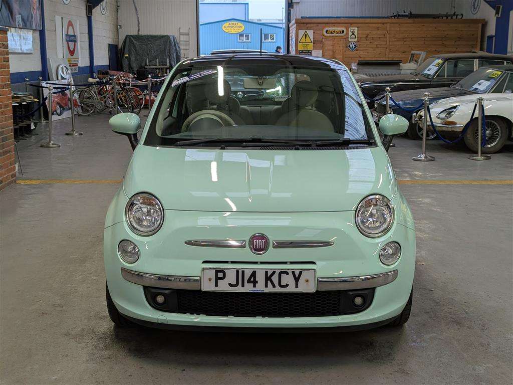 <p>2014 FIAT 500 LOUNGE</p>