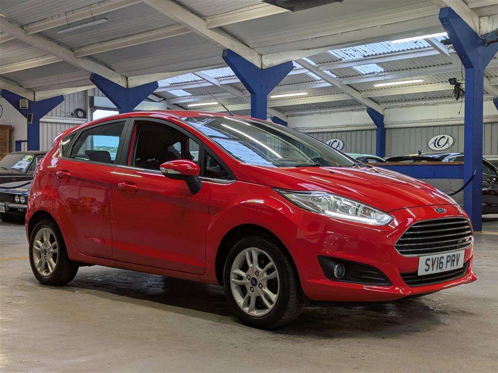 <p>2016 FORD FIESTA ZETEC</p>