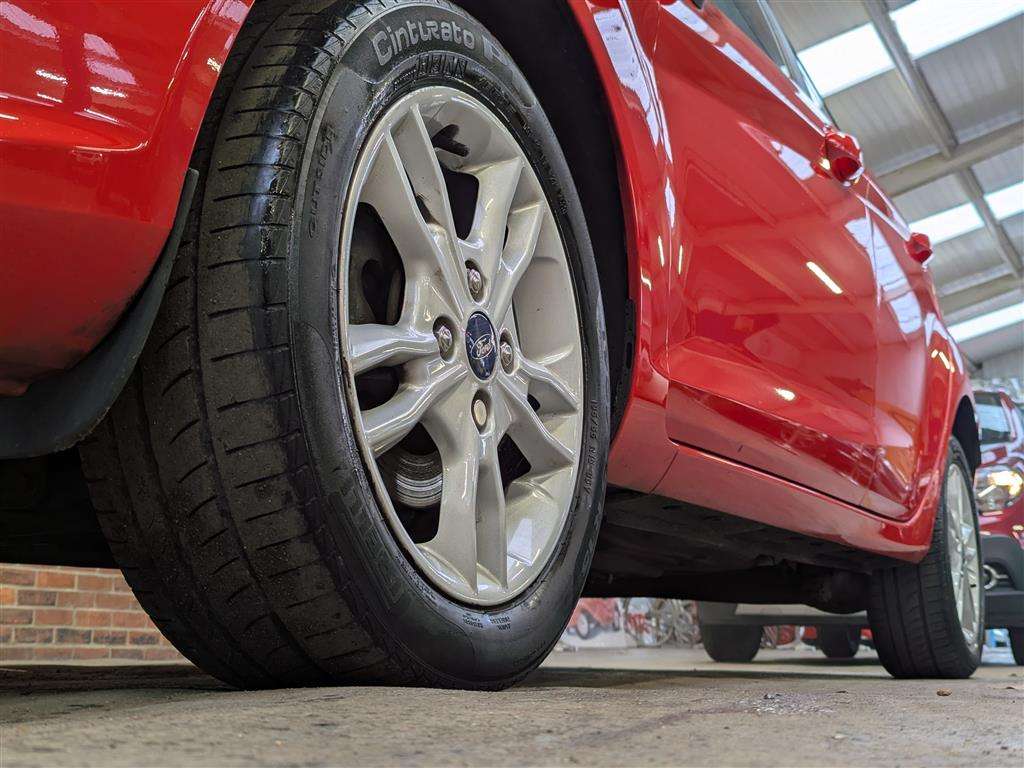 <p>2016 FORD FIESTA ZETEC</p>