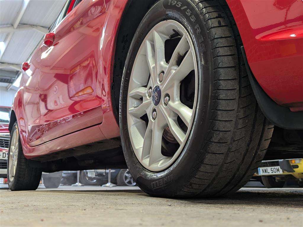 <p>2016 FORD FIESTA ZETEC</p>