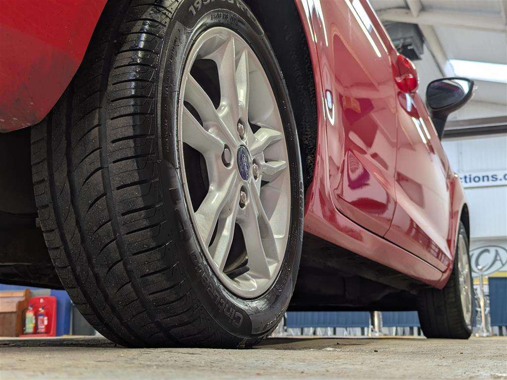 <p>2016 FORD FIESTA ZETEC</p>