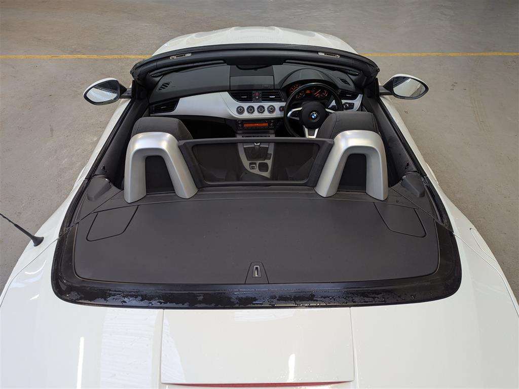 <p>2014 BMW Z4 SDRIVE18I</p>