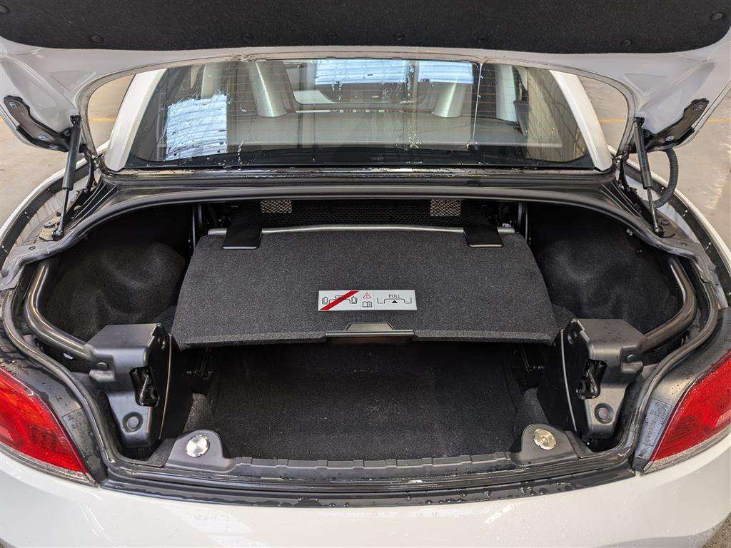 <p>2014 BMW Z4 SDRIVE18I</p>