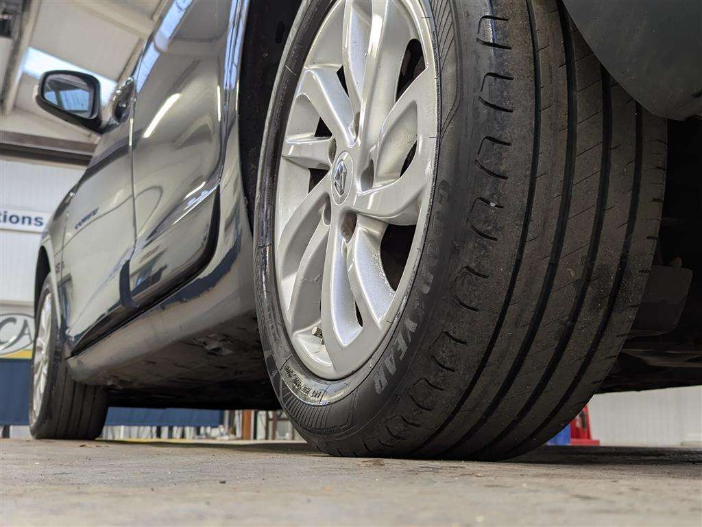 <p>2015 RENAULT MEGANE LIMITED ENERGY DCI</p>