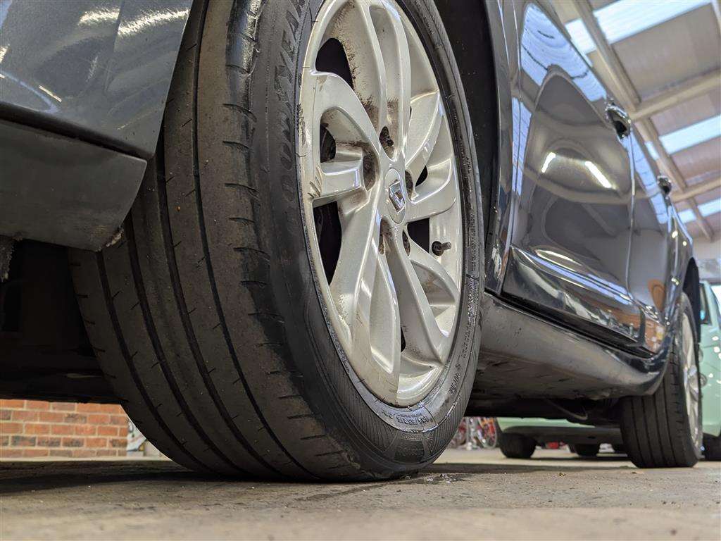 <p>2015 RENAULT MEGANE LIMITED ENERGY DCI</p>