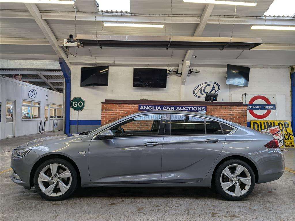 <p>2017 VAUXHALL INSIGNIA SRI NAV TURBO</p>