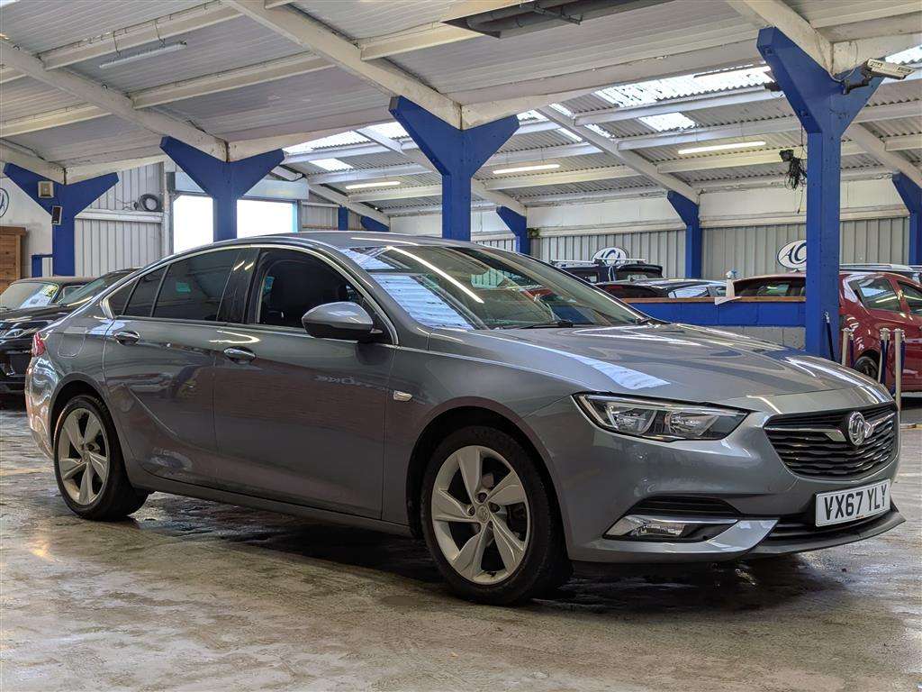 <p>2017 VAUXHALL INSIGNIA SRI NAV TURBO</p>