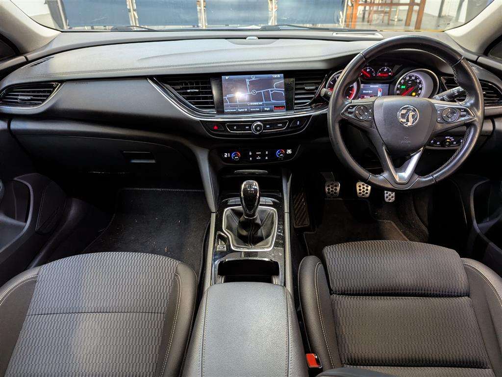 <p>2017 VAUXHALL INSIGNIA SRI NAV TURBO</p>