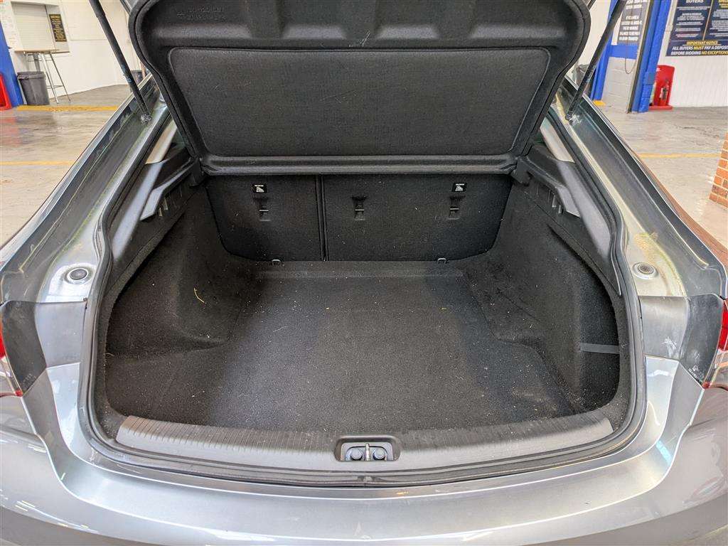 <p>2017 VAUXHALL INSIGNIA SRI NAV TURBO</p>