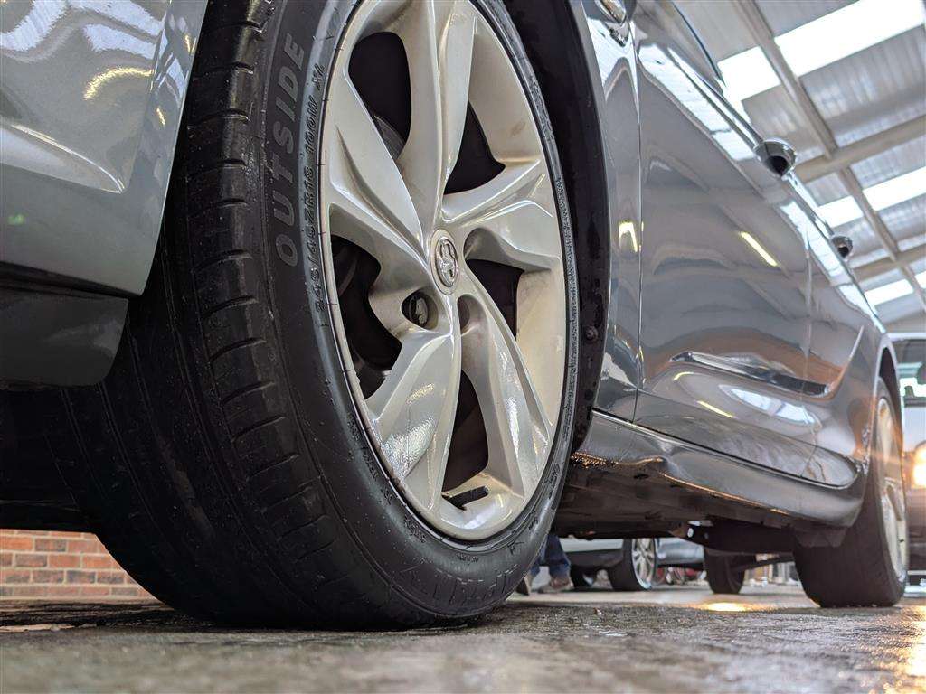 <p>2017 VAUXHALL INSIGNIA SRI NAV TURBO</p>