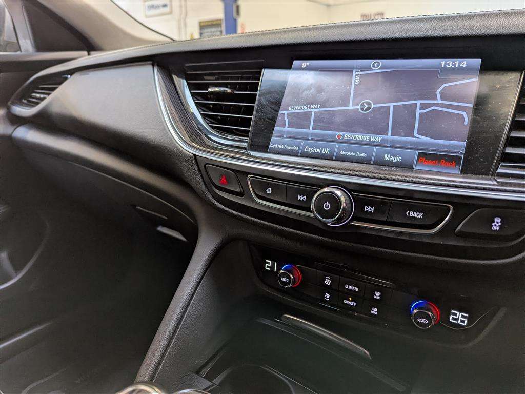 <p>2017 VAUXHALL INSIGNIA SRI NAV TURBO</p>