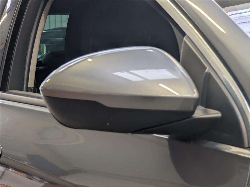 <p>2017 VAUXHALL INSIGNIA SRI NAV TURBO</p>