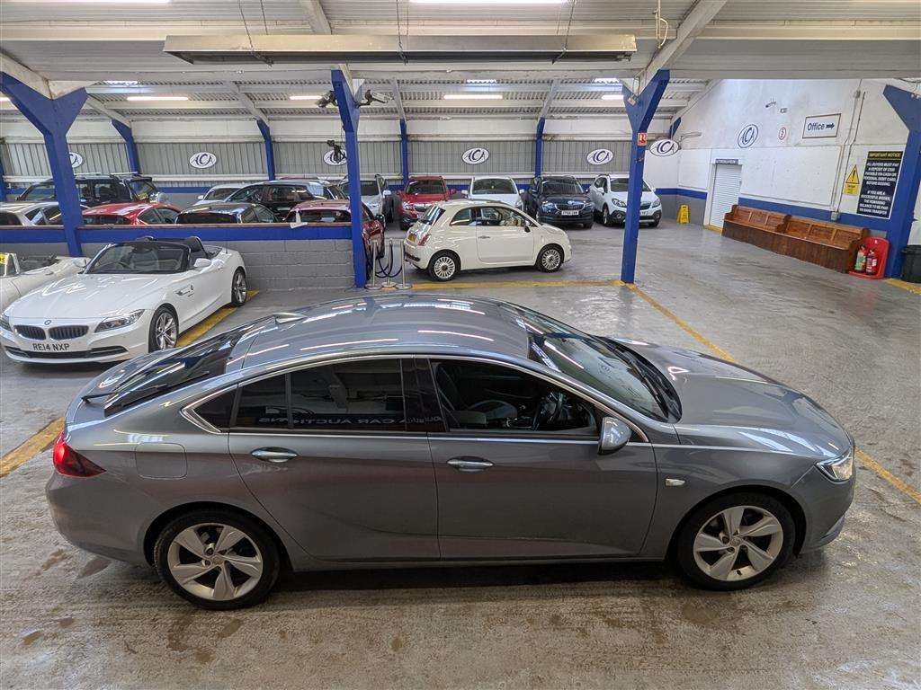 <p>2017 VAUXHALL INSIGNIA SRI NAV TURBO</p>