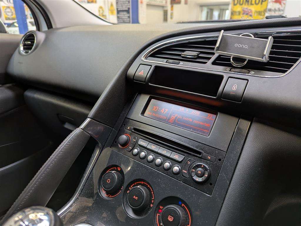 <p>2013 PEUGEOT 3008 ACTIVE HDI</p>