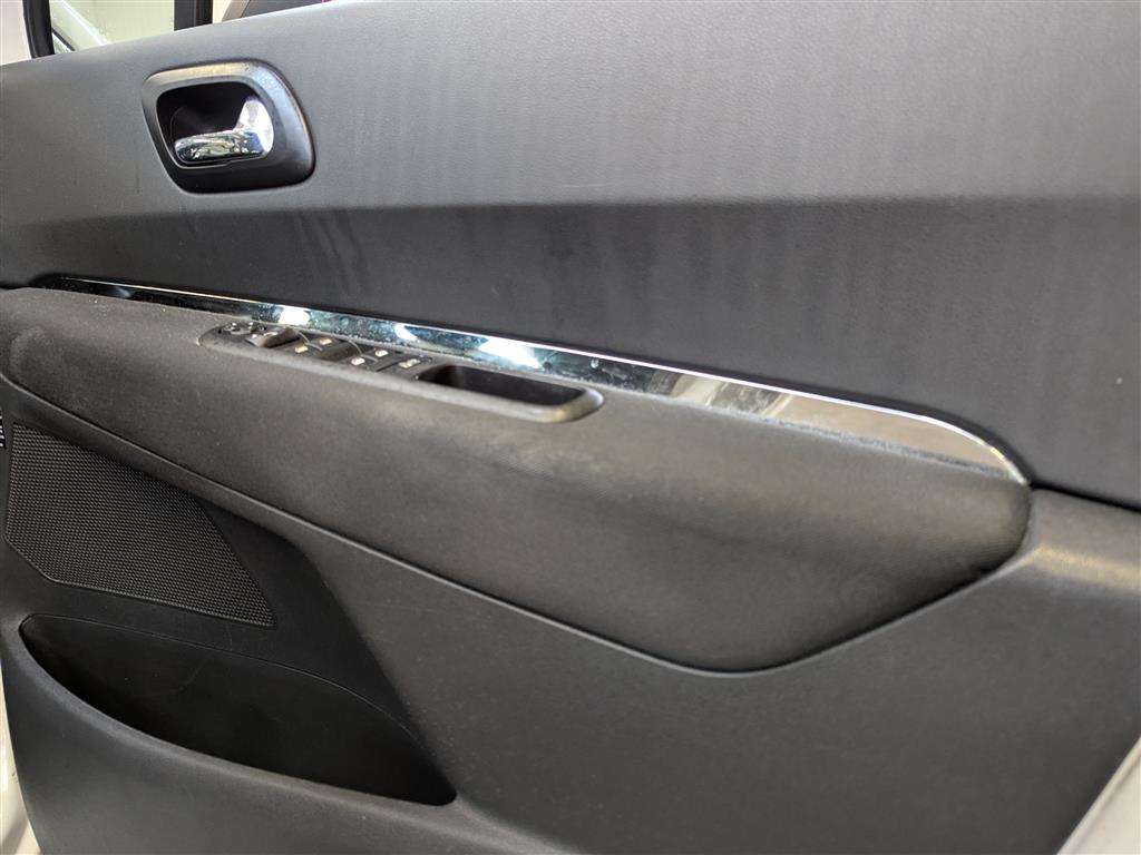 <p>2013 PEUGEOT 3008 ACTIVE HDI</p>