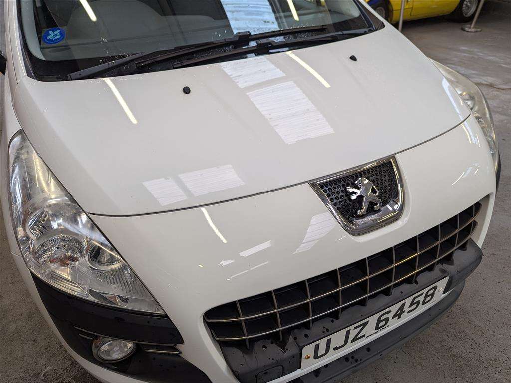 <p>2013 PEUGEOT 3008 ACTIVE HDI</p>