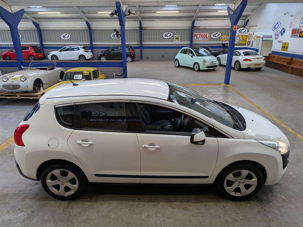 <p>2013 PEUGEOT 3008 ACTIVE HDI</p>