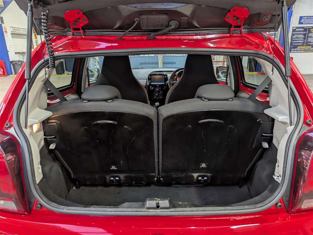 <p>2020 PEUGEOT 108 ALLURE</p>