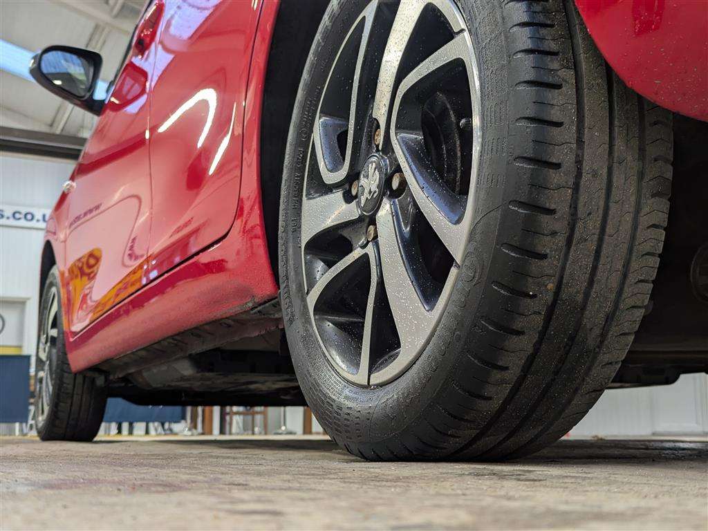 <p>2020 PEUGEOT 108 ALLURE</p>