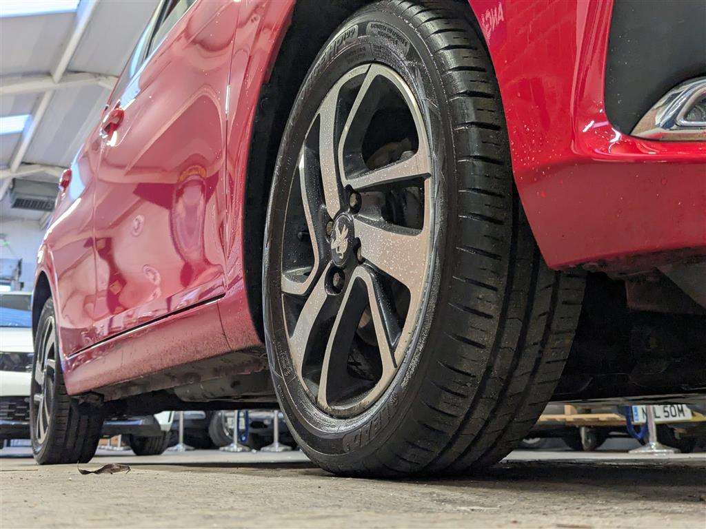 <p>2020 PEUGEOT 108 ALLURE</p>