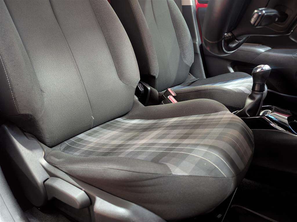 <p>2020 PEUGEOT 108 ALLURE</p>