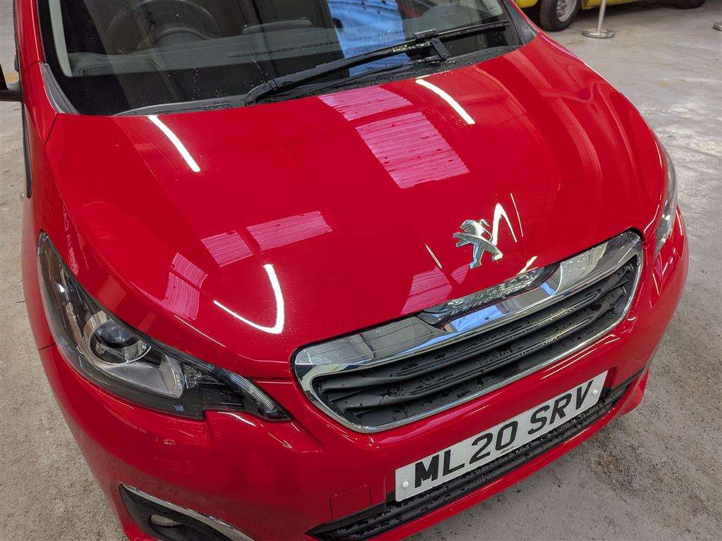 <p>2020 PEUGEOT 108 ALLURE</p>