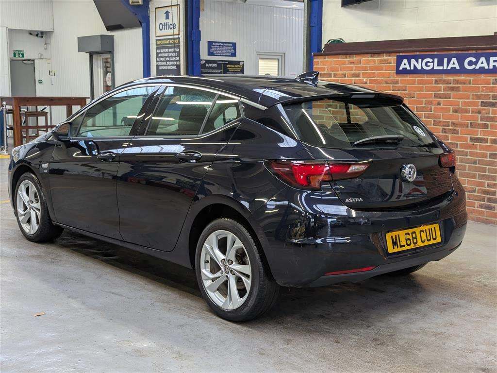 <p>2018 VAUXHALL ASTRA SRI NAV</p>
