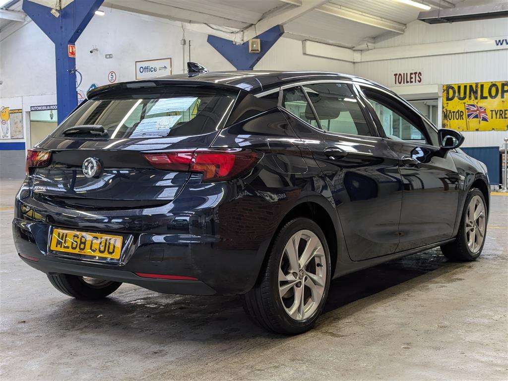 <p>2018 VAUXHALL ASTRA SRI NAV</p>