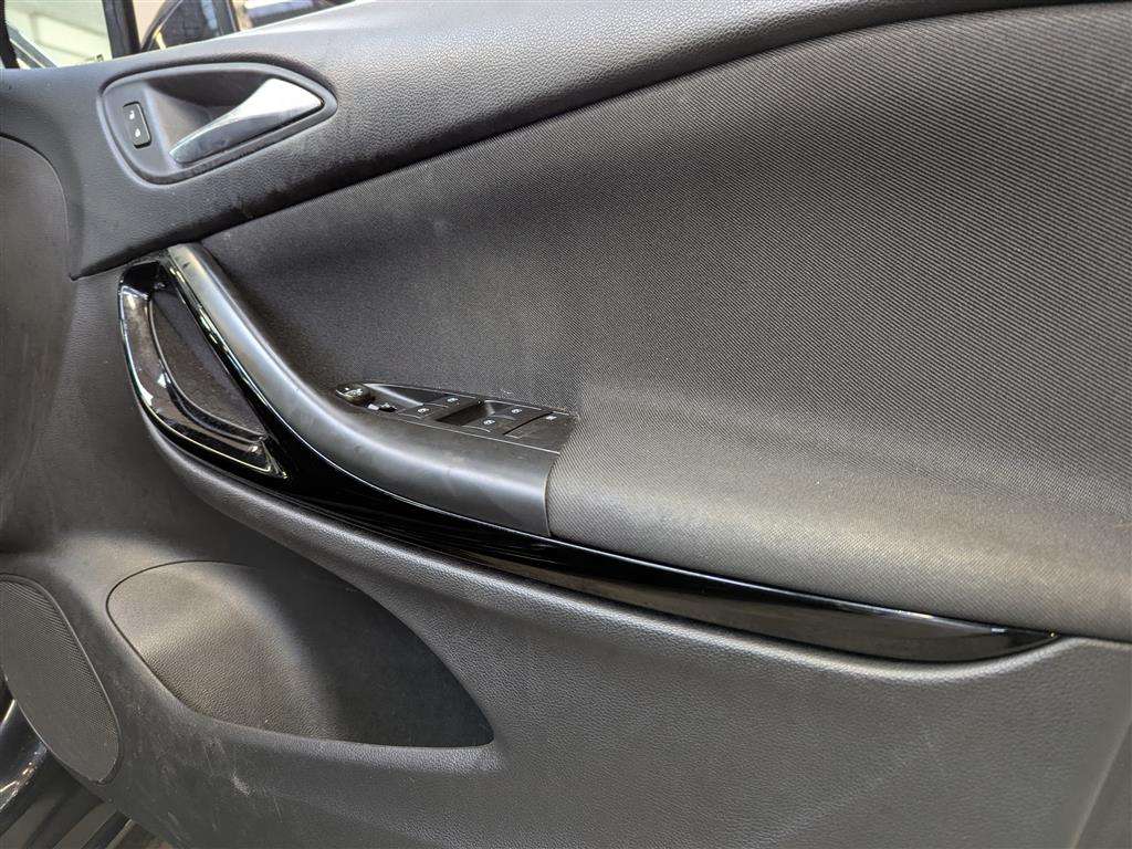 <p>2018 VAUXHALL ASTRA SRI NAV</p>